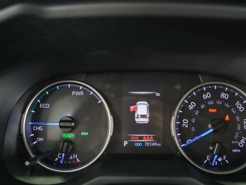 Used 2020 Toyota RAV4 XLE image 15