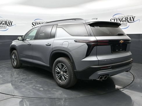 Used 2025 Chevrolet Traverse LT AWD/4WD image 5