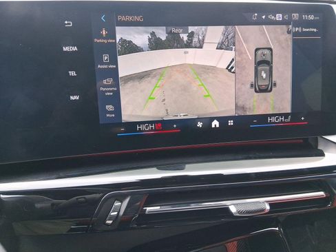 Used 2025 BMW X2 xDrive28i w/ Premium Package image 21