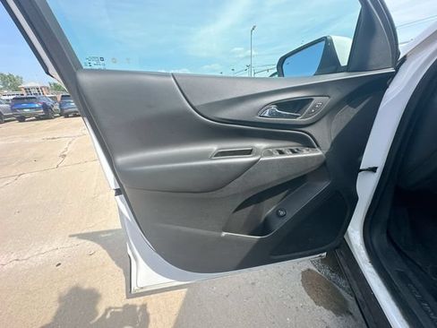 Used 2023 Chevrolet Equinox LT FWD image 26