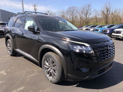 New 2026 Nissan Pathfinder SV image 15