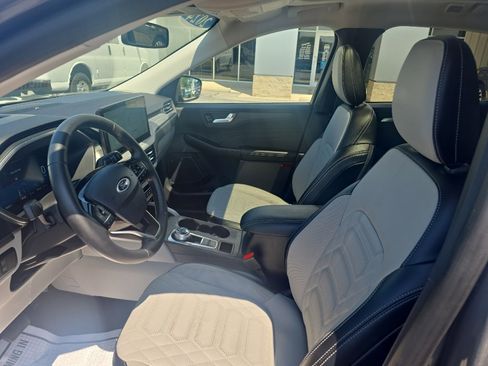 Used 2024 Ford Escape SE w/ PHEV Premium Package FWD image 10
