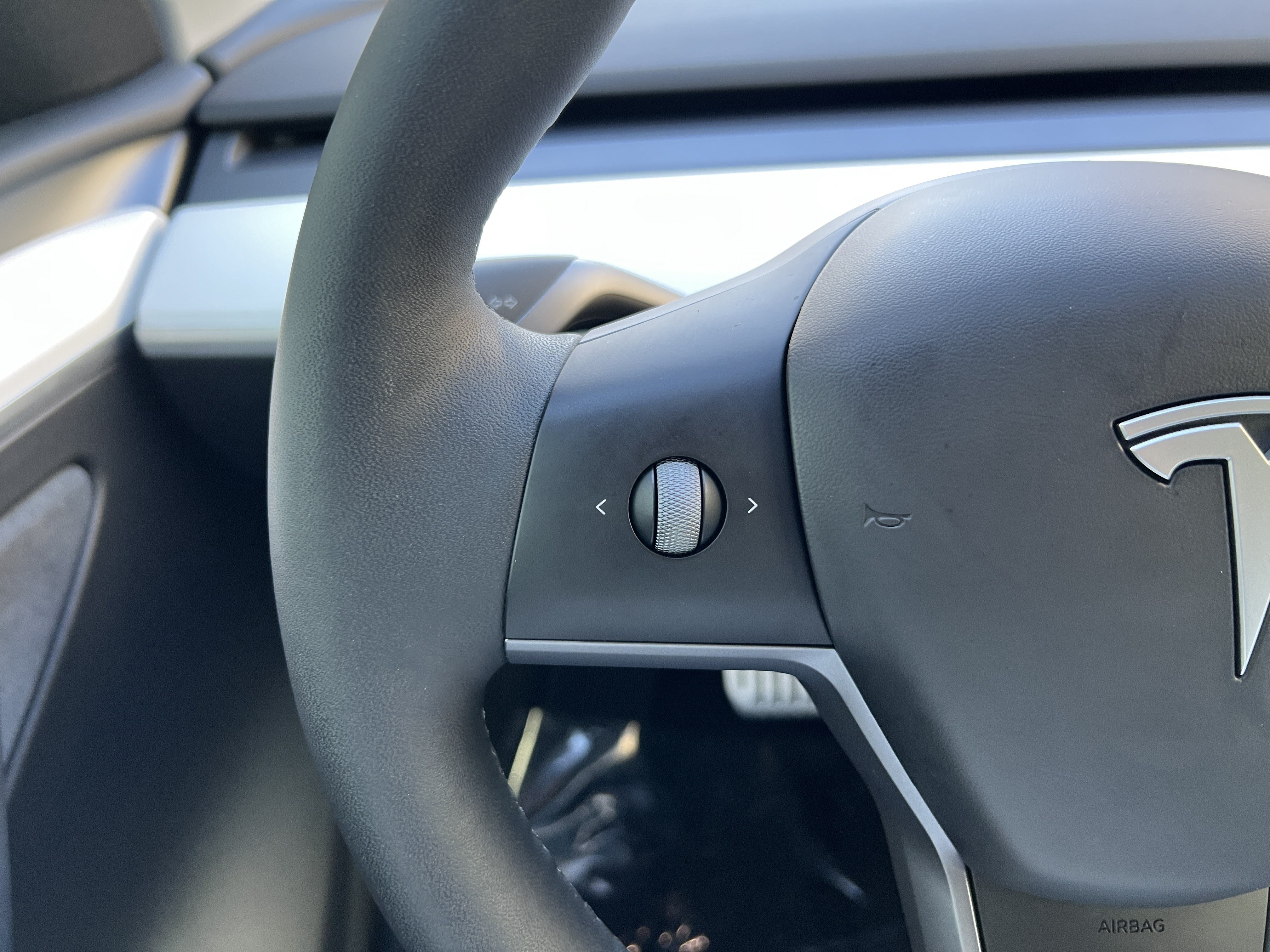 Used 2025 Tesla Model Y Performance AWD/4WD image 28