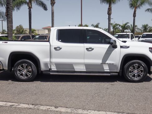 Used 2023 GMC Sierra 1500 SLT w/ SLT Premium Package AWD/4WD image 11