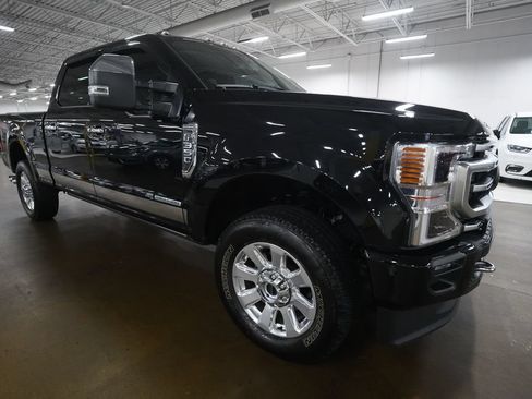 Used 2022 Ford F350 Platinum w/ FX4 Off-Road Package AWD/4WD image 36