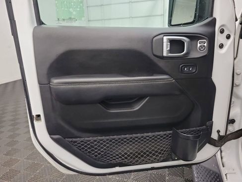 Used 2020 Jeep Wrangler Unlimited Sahara image 19