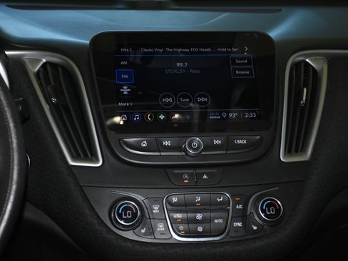 Used 2023 Chevrolet Malibu LT image 16