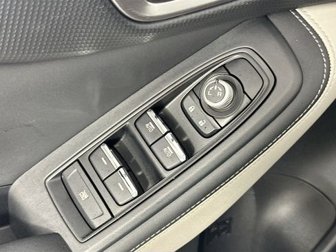Used 2023 Subaru Forester Limited AWD/4WD image 18