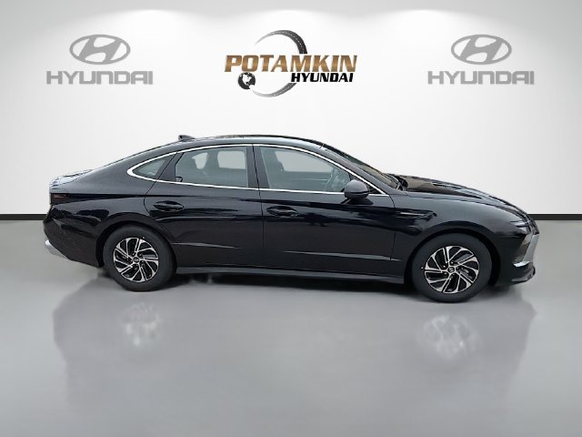 New 2026 Hyundai Sonata Blue FWD image 4