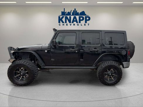 Used 2015 Jeep Wrangler Unlimited Sahara AWD/4WD image 2