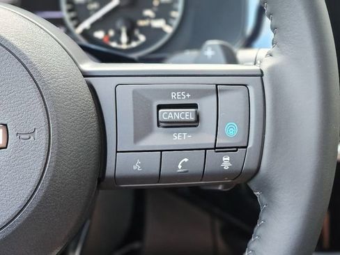 New 2025 Nissan Pathfinder SV image 16