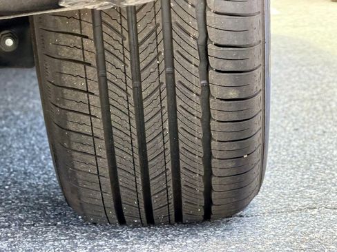 Certified 2025 Genesis GV70 2.5T AWD/4WD image 37