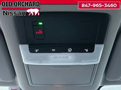 Used 2024 Nissan Rogue SL AWD/4WD image 17