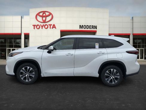 Certified 2025 Toyota Highlander XLE image 7