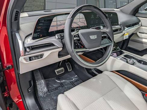 New 2026 Cadillac Vistiq Sport image 10