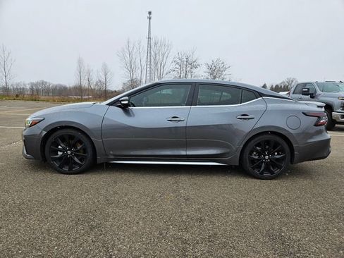 Used 2022 Nissan Maxima SR w/ Sport Mat Group image 4