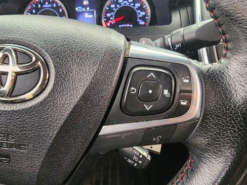 Used 2015 Toyota Camry SE FWD image 29