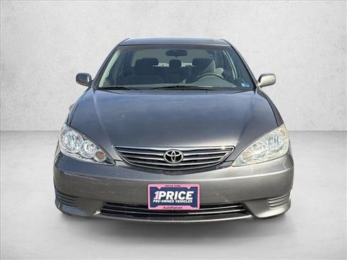 Used 2006 Toyota Camry LE image 2