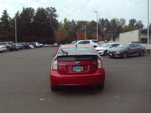 Used 2012 Toyota Prius Three w/ Solar Roof Pkg FWD image 4