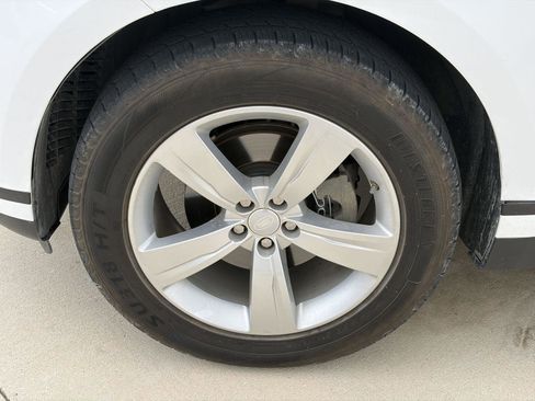 Used 2018 Land Rover Range Rover Velar S image 24