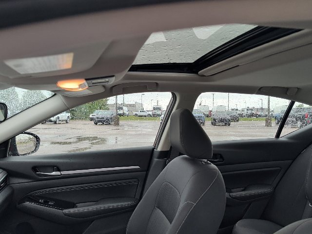 Used 2023 Nissan Altima 2.5 SV w/ SV Premium Package FWD image 13