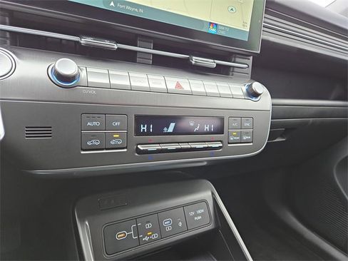 Certified 2025 Hyundai Kona SEL image 15