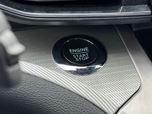 Certified 2022 Ford Explorer XLT w/ Equipment Group 202A image 39