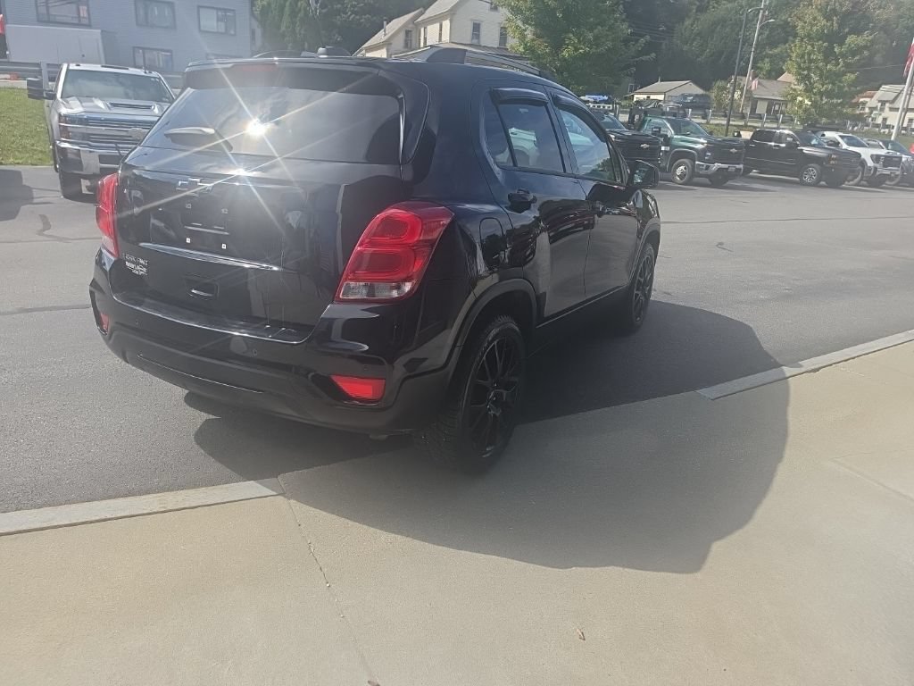 Used 2022 Chevrolet Trax LT w/ Premium Seat Package AWD/4WD image 6