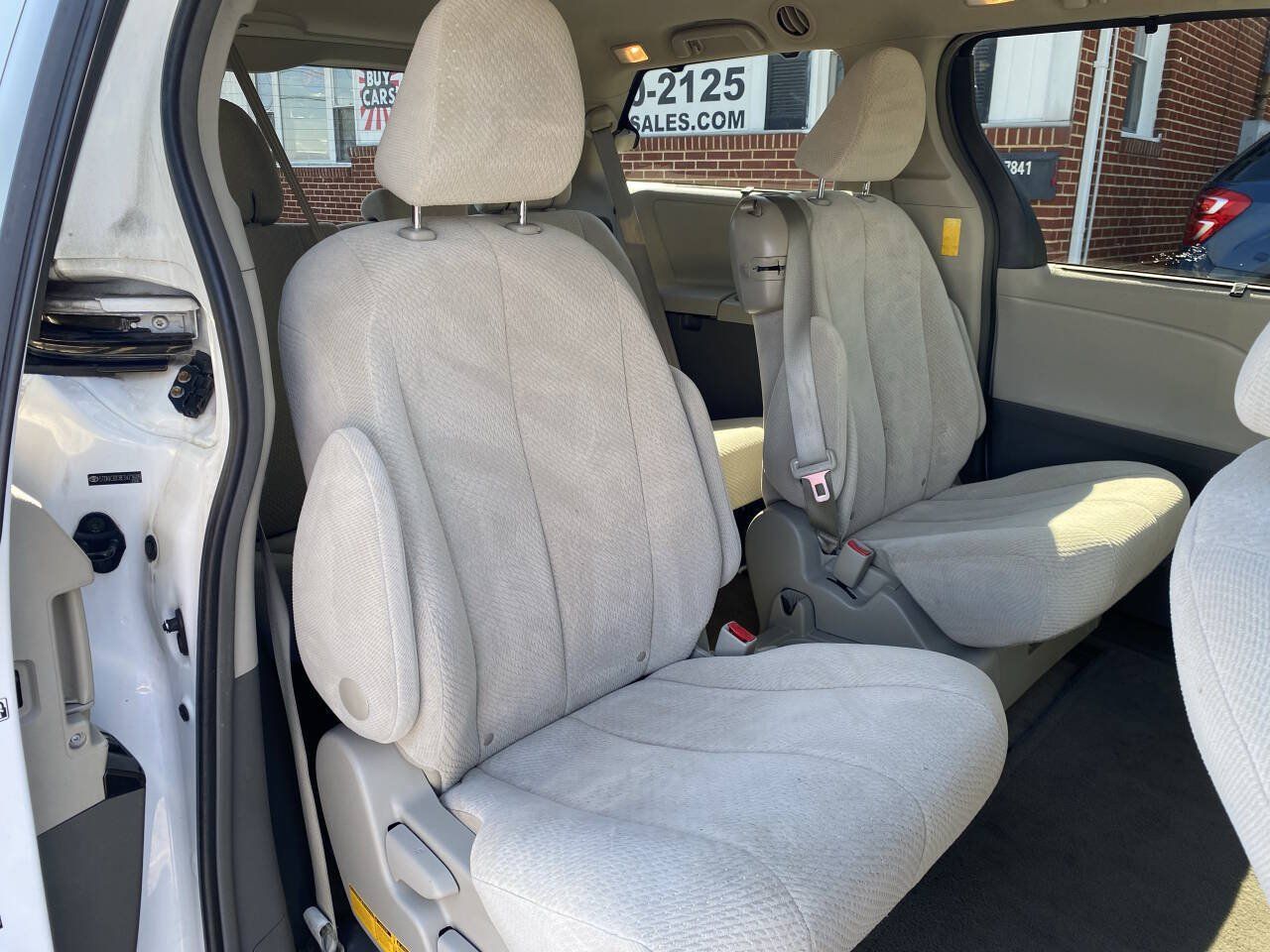 Used 2014 Toyota Sienna LE FWD image 21