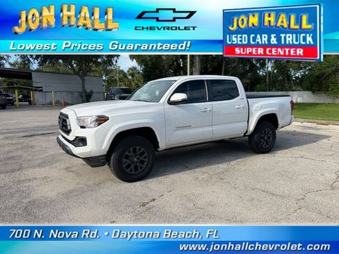 Used 2023 Toyota Tacoma SR5 w/ Technology Package RWD image 2