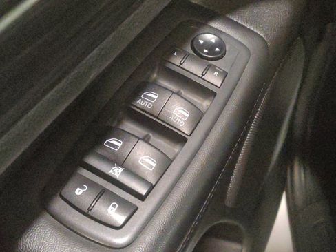 Used 2020 Jeep Grand Cherokee Laredo image 27