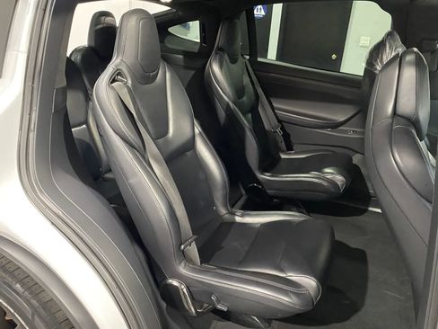 Used 2018 Tesla Model X 75D image 7