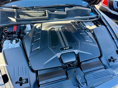 Used 2019 Bentley Bentayga image 5