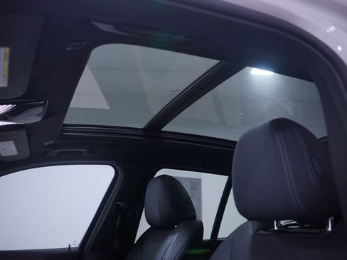 Used 2024 BMW X3 M40i image 8