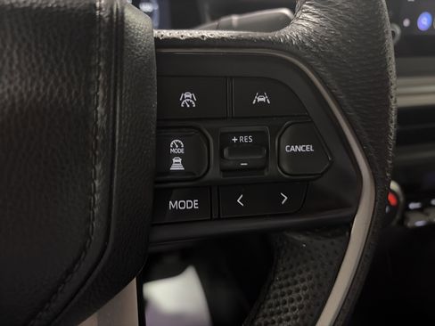 Used 2024 Toyota Tacoma TRD Off-Road image 16