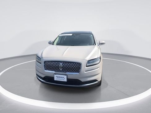 Used 2022 Lincoln Nautilus Reserve AWD/4WD image 3