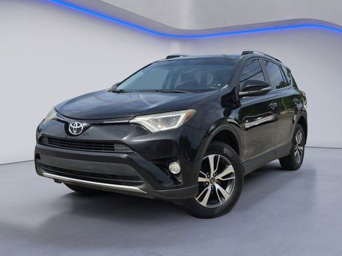 Used 2016 Toyota RAV4 XLE FWD image 2