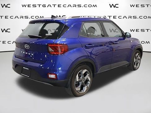 Used 2022 Hyundai Venue SEL image 41
