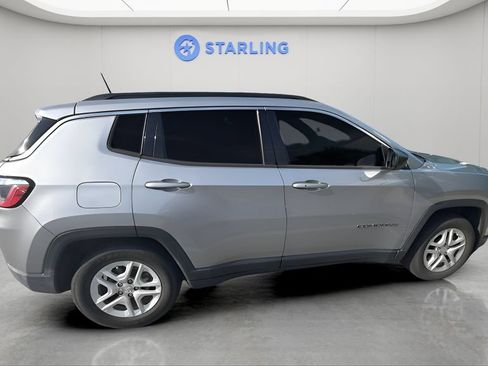 Used 2020 Jeep Compass Sport w/ Tech Group FWD image 2