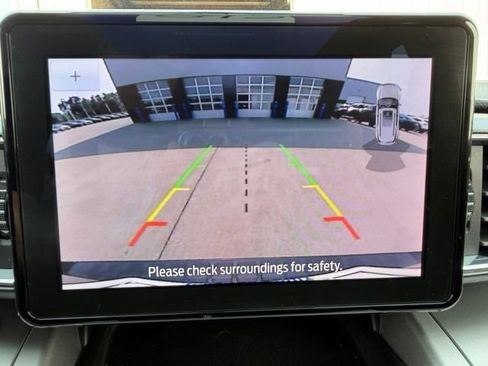Used 2021 Ford Explorer XLT w/ Equipment Group 202A AWD/4WD image 40
