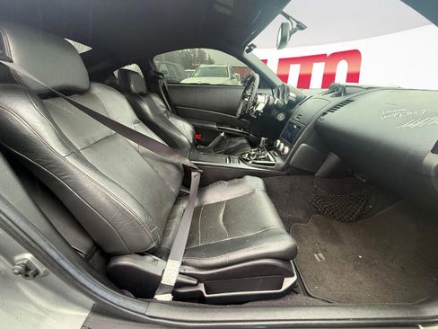 Used 2006 Nissan 350Z Touring image 8
