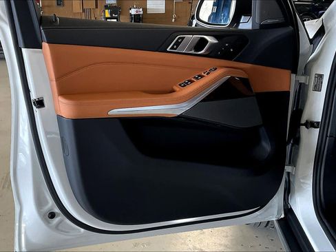 New 2026 BMW X5 xDrive40i w/ Climate Comfort Package image 10