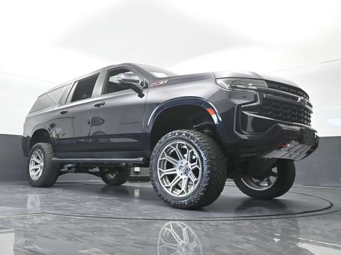 Used 2022 Chevrolet Suburban Z71 w/ Luxury Package AWD/4WD image 77