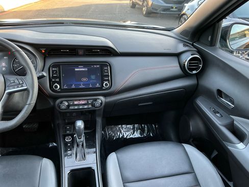 Used 2021 Nissan Kicks SR w/ SR Premium Package image 15