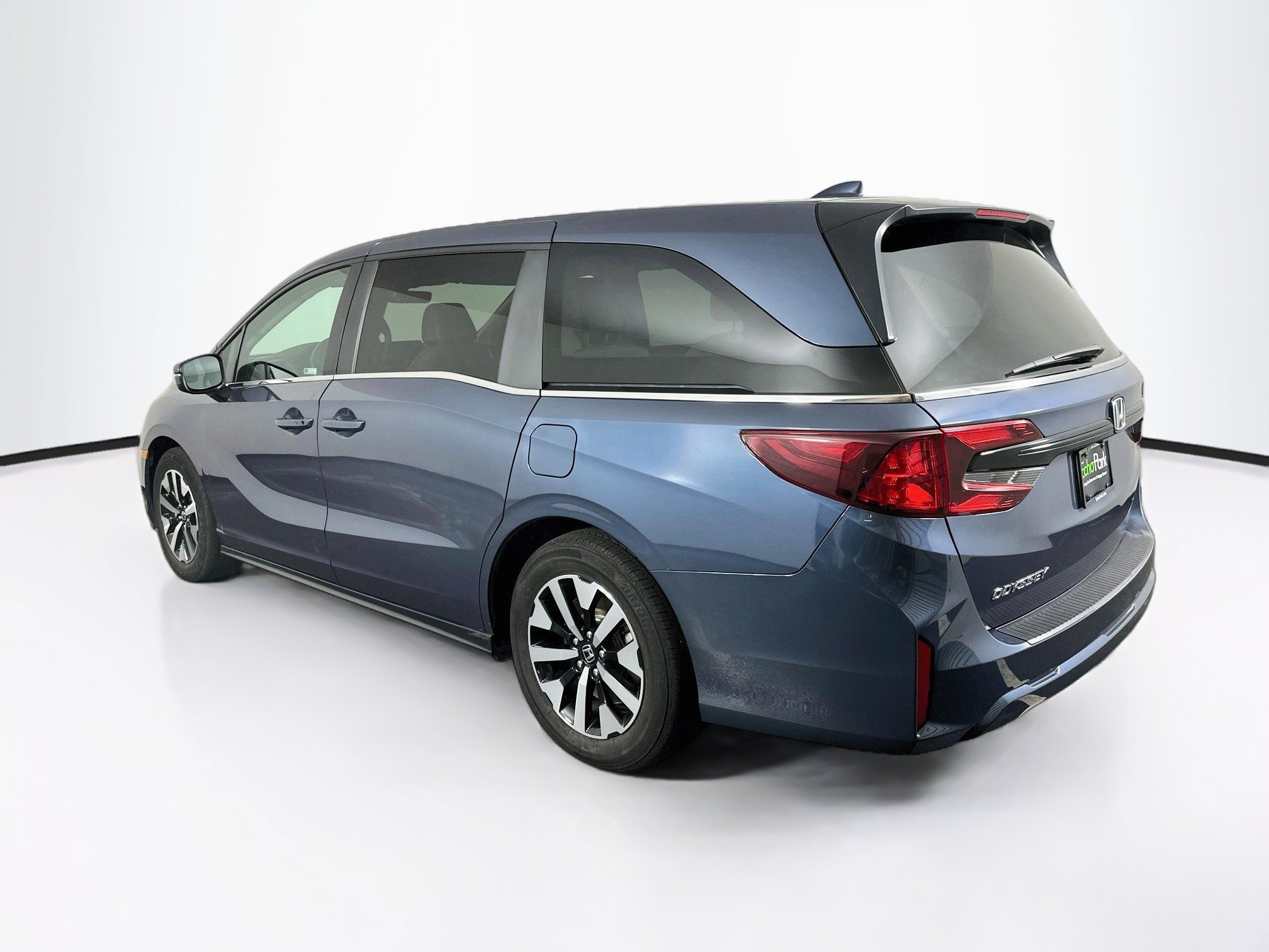 Used 2025 Honda Odyssey EX-L image 5