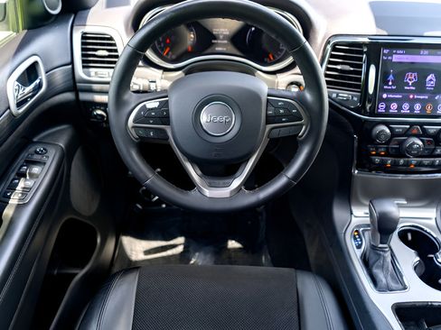 Used 2020 Jeep Grand Cherokee Altitude RWD image 23