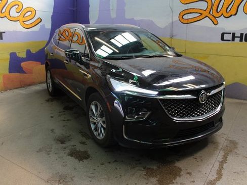 Used 2023 Buick Enclave Avenir image 2