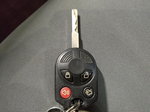 Used 2016 Ford C-MAX SE image 32