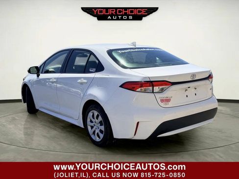 Used 2022 Toyota Corolla LE FWD image 3
