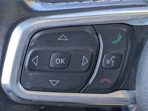 Used 2020 Jeep Wrangler Unlimited Sahara AWD/4WD image 23